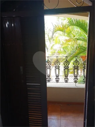 Imagem Sobrado à venda ou para alugar com 5 quartos, sendo 1 suíte, em Alto de Pinheiros, São Paulo - SP