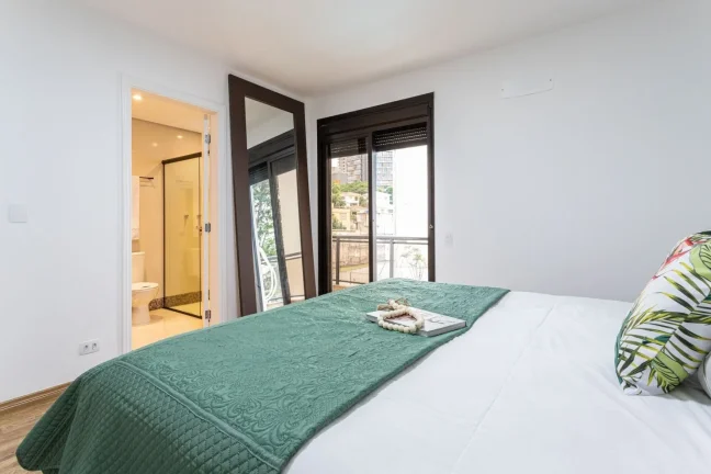 Imagem Apartamento 169M², 3Q, 2 Suítes, 3 Banheiros, 3 Vagas, Varanda, Piscina, Churrasqueira, Salão de Festas, Jardim.