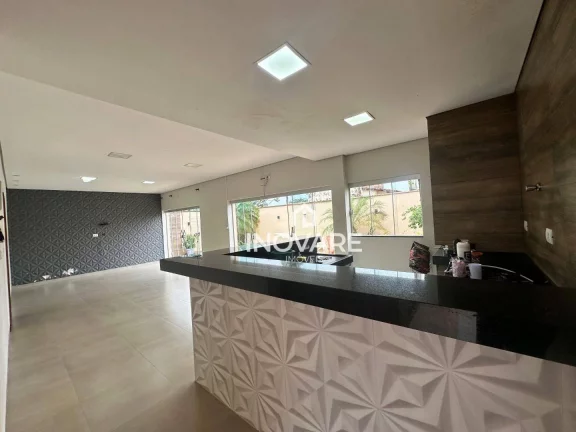 Imagem Casa com 3 dormitórios para alugar, 230 m² por R$ 3.500,00/mês - Setor Central - Itumbiara/GO