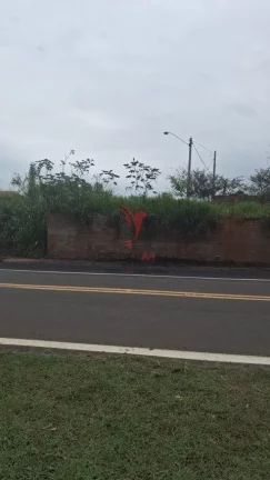 Imagem Vendo excelente Terreno Comercial em Águas de São Pedro - SP