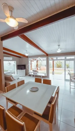 Imagem Imperdível: Casa à venda em Guarujá-SP, Balneário Praia do Pernambuco, 3 quartos, 1 suíte, 4 banheiros, 4 vagas, 150m².