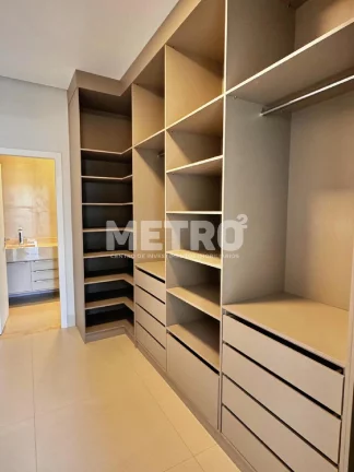 Imagem Casa à venda, 4 Suítes, 3 com varanda, sendo a Suíte Master ampla com jacuzzi