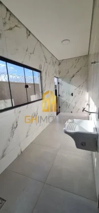 Imagem Casa com 3 quartos no Setor Faiçalville em terreno com 378m² com 221,38m² de área construída po...