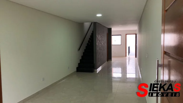 Imagem Imperdível oportunidade! Casa à venda na Penha de França, São Paulo-SP: 3 quartos, 1 suíte, 2 salas, 4 banheiros, 4 vagas de garagem, 180m².