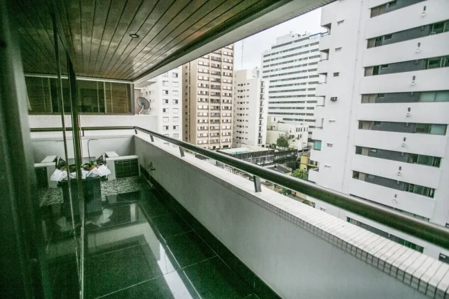Imagem Apartamento 290M², 1 Por Andar, 3Q, 3 Suítes, 3 Banheiros, 4 Vagas, Academia, Piscina, Piscina Aquecida, Quadra, Salão de Jogos e Festas, Closet.