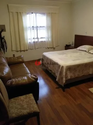 Imagem Sobrado à venda 3 Quartos, 1 Suite, 7 Vagas, 224M², Campestre, Santo André - SP