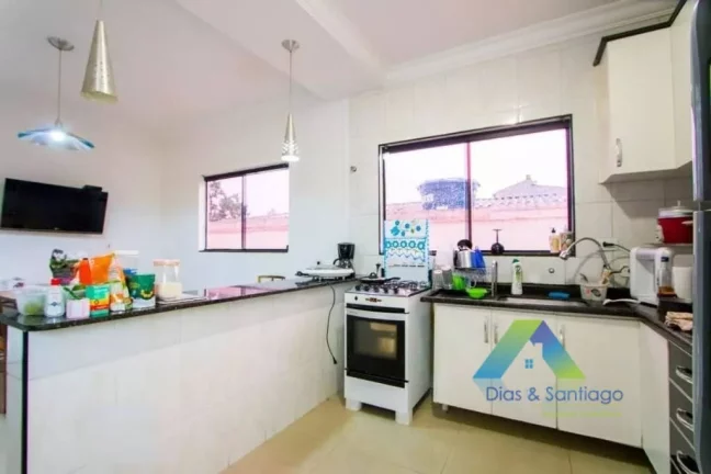 Imagem SANTO ANDRÉ Casa 300M² de terreno, 224M² area construída,2 casas, frente e fundo, espaço gourmet, piscina, 2 vagas ótima localização e valor !!!