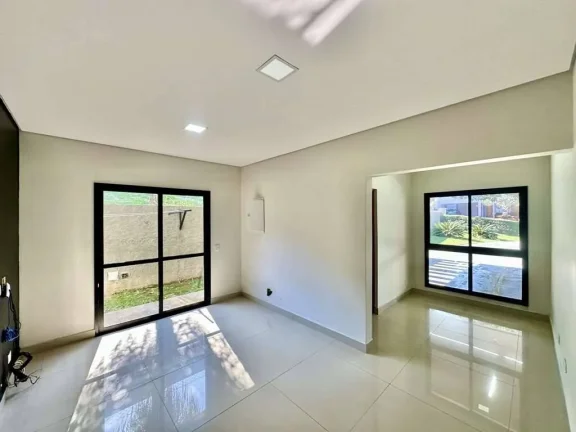 Imagem Cond. Vintage - Moderna, rua tranquila, 4 suítes (1 no térreo), piscina!