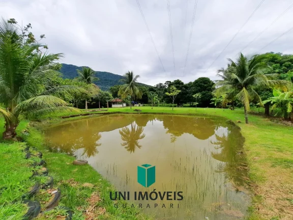 Imagem Chácara com 2 casas mais casa de caseiro, área de lazer, 10.000M² a venda na zona rural de Guarapari.