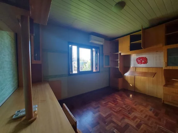 Imagem Ampla casa de 3 quartos com 145 metros construídos e 377 metros de terreno