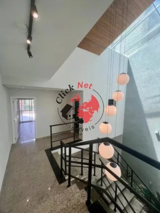 Imagem Lindo Sobrado à Venda na Vila Scarpelli – Santo André | 244m² | 3 Suítes | 5 Vagas