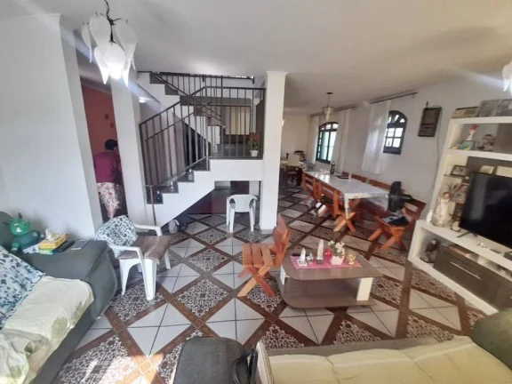 Imagem CASA COM 250 m² - BOQUEIRAO - PRAIA GRANDE SP