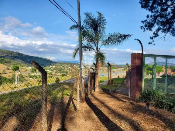 Imagem Sitio de 56.720m² 3 Dorms, 1 Suíte, Escritura, nascente, Piscina, 1 ha com Pinos 15 anos, Poço Semi-Artesiano(2.000l/h), 350 mts de testada, Alambrado, em Bragança Paulista