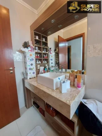 Imagem Casa Alto Padrão a Venda no bairro Centro - Pelotas, RS