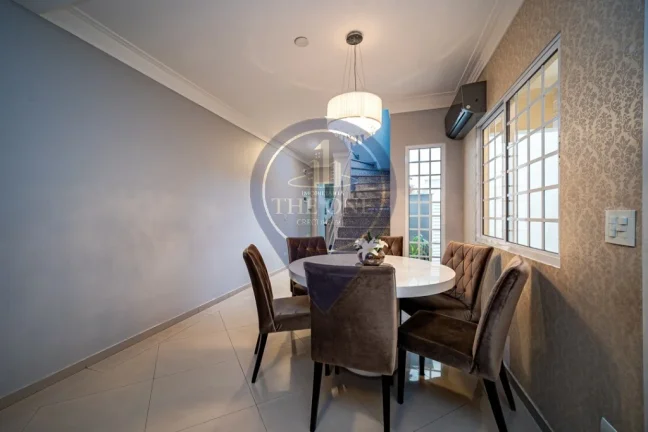 Imagem Imperdível! Casa à venda em São Paulo-SP, bairro Ipiranga, 3 quartos, 1 suíte, 2 salas, 3 banheiros, 4 vagas, 114m².