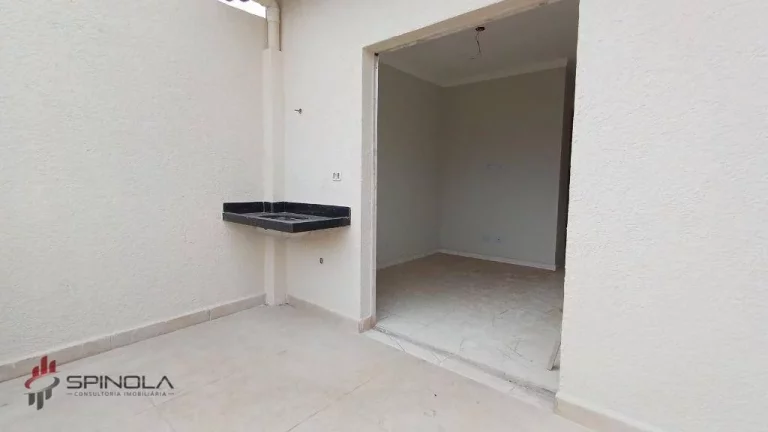 Imagem Sobrado com 3 dormitórios à venda, 101 m² por R$ 565.000,00 - Mirim - Praia Grande/SP