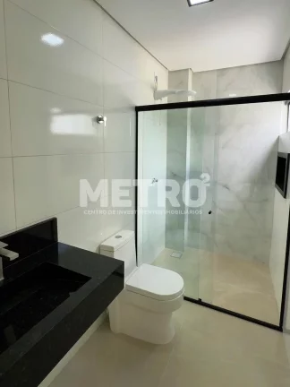 Imagem Casa à venda no Vale Dourado com 3 quartos sendo duas suítes, PETROLINA - PE