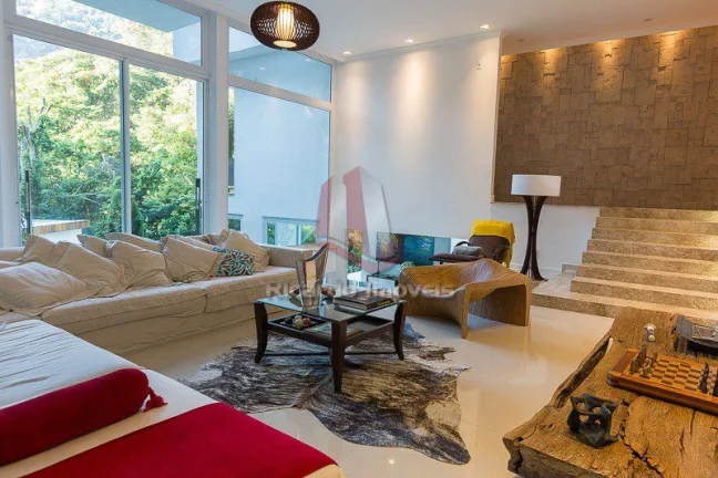 Imagem Casa Contemporânea Rio das Ostras à Venda