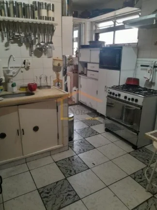 Imagem Apartamento com 95m² de área útil, com piso de madeira que traz aconchego para as salas e seus 3 ...