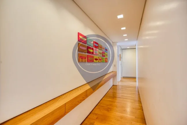 Imagem Apartamento de Luxo em Pinheiros: 3 Quartos, 3 Suítes, 3 Salas, 5 Banheiros, 4 Vagas de Garagem - 352m² - São Paulo-SP