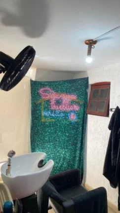 Imagem Sobrado com 4 dormitórios, sendo 3 suítes, uma delas com varanda e duas externas. Conta com banhei...
