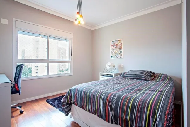 Imagem Apartamento 258M², 3Q, 3 Suítes, 2 Salas, 5 Banheiros, 4 Vagas, Varanda Gourmet, Academia, Piscinas, Churrasqueira, Salão de Festas e Jogos, Depósito.