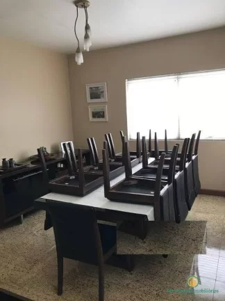 Imagem Linda Casa de 4 dormitórios, 2 suítes, 4 vagas, piscina em condomínio