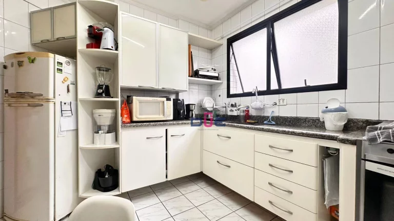 Imagem Apartamento com 2 dormitórios sendo 1 suite No Embaré. vaga demarcada, salao festas amplo, churrasqueira, e salao de jogos. Andar alto com vista livre