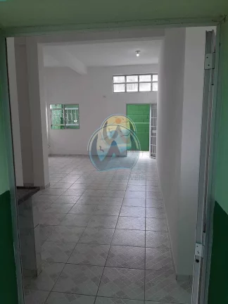 Imagem Imperdível! Casa à venda em Ubatuba-SP, no bairro Silop, com 3 quartos, 1 suíte, 2 salas, 1 banheiro, 5 vagas de garagem e 330m² de área.