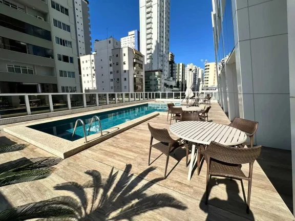 Imagem Apartamento mobiliado com 3 dormitórios sendo 3 suítes e 2 vagas de garagem em Balneário Camboriú/SC