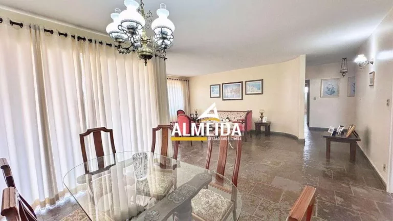 Imagem Casa com 3 dormitórios à venda, 234 m² por R$ 950.000,00 - Cidade Claret - Rio Claro/SP