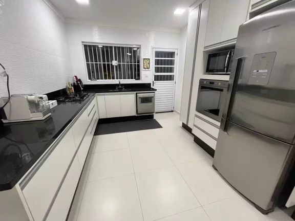 Imagem Sobrado à Venda no Jardim Têxtil - 160 m² - 3 Quartos - 1 Suíte - 4 Vagas de garagem