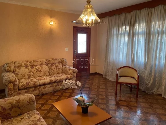 Imagem Sobrado com 250 metros quadrados, living, ampla cozinha com armários, 3 dormitórios sendo 1 suíte...