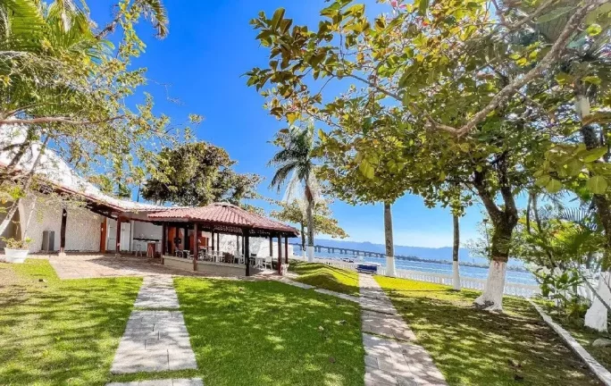 Imagem Casa em condomínio á venda em São Vicente