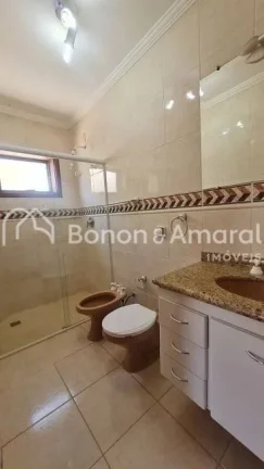Imagem Casa em condomínio com 430 m² e 4 quartos
