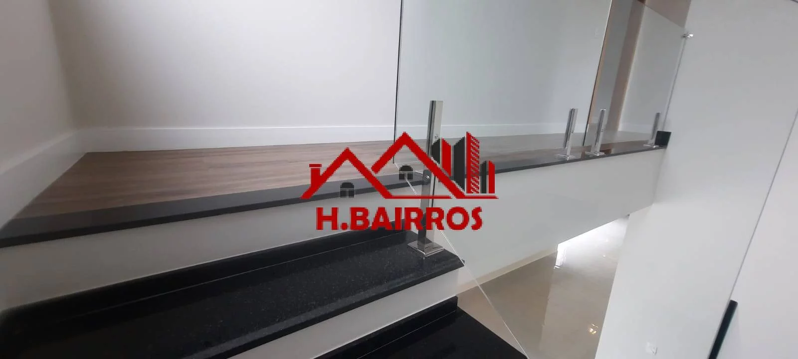 Imagem Casa com 04 Dormitórios à Venda - Jaguary - São Jos?(C) dos Campos