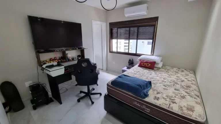 Imagem PITANGUEIRAS - MARAVILHOSO APTO. Á VENDA, TOTALMENTE REFORMADO, 02 VAGAS, 03 DORM. (02 SUÍTES).
