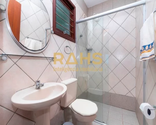 Imagem Sabe aquele sonho de Casa a Beira Mar de Bombinhas? Pois é, eu posso ajudar a realiza-lo com essa i...