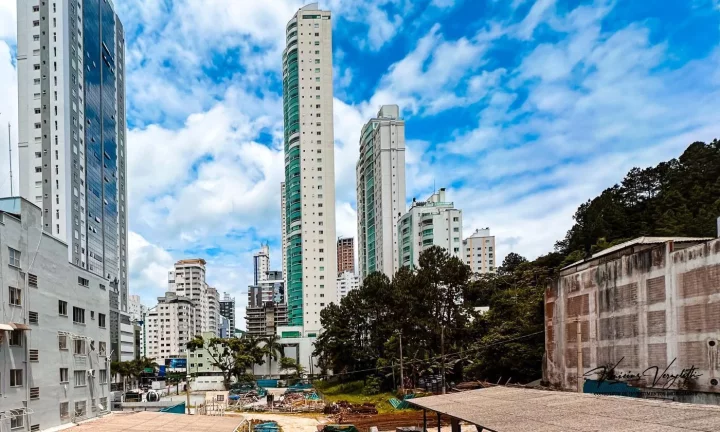 Imagem Apartamento Quadra Mar para Venda em Balneário Camboriú / SC no bairro Pioneiros