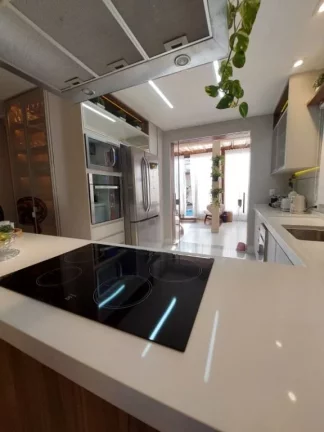 Imagem Sobrado com 3 dormitórios à venda, 240 m² por R$ 1.600.000,00 - Jardim dos Ipês - Suzano/SP