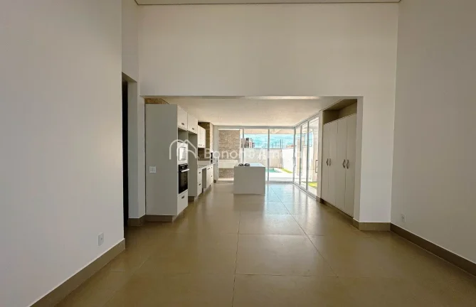 Imagem Casa de Alto Padrão com Projeto Contemporâneo e Acabamento Impecável

Esta casa de arquitetura co...