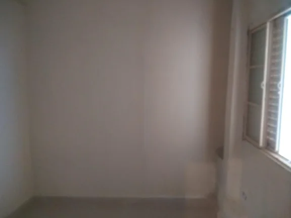 Imagem Terreno 10x25 - 250m² - contendo 4 casas sendo casa 1 - na frente alugada R$ 600,00 com 1 quarto, s...