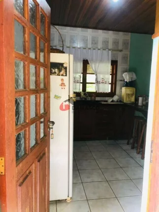 Imagem Chácara à venda 2 Quartos, 1 Suíte, 6 Vagas, Campina do Monte Alegre, Salto de Paranapanema - SP