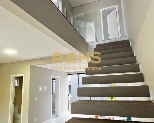 Imagem Se você está procurando localização, bairro nobre, comodidade, esse Sobrado é a opção certa! ...