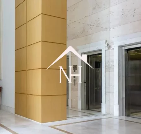 Imagem Lindo Apartamento com pé direito de 3,10m com 350m² sendo 3 suítes (1 master closet duplo e sala de banho ) e 5 vagas