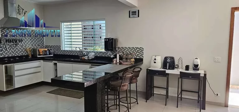 Imagem Casa IMPECÁVEL na Granja Viana - 3 suítes, contemporânea e integrada