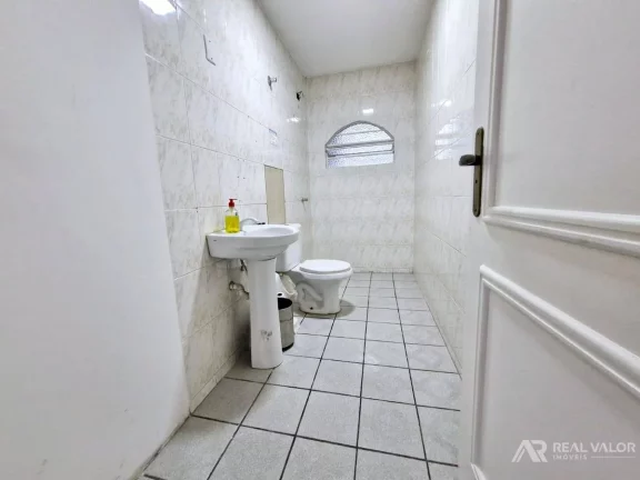Imagem Salas Comerciais para Locação de Estética Saúde e Bem-estar com Aproximadamente 15m2 ao Lado do Condor do Pinheirinho em Curitiba