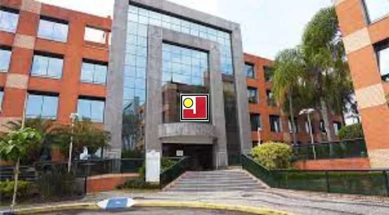 Imagem Vendo sala no Via Parque Offices, 2º andar, luxuosa, benfeitorias, banheiro, vaga garagem, portaria 24 horas, entrega imediata, ponto nobre na Barra