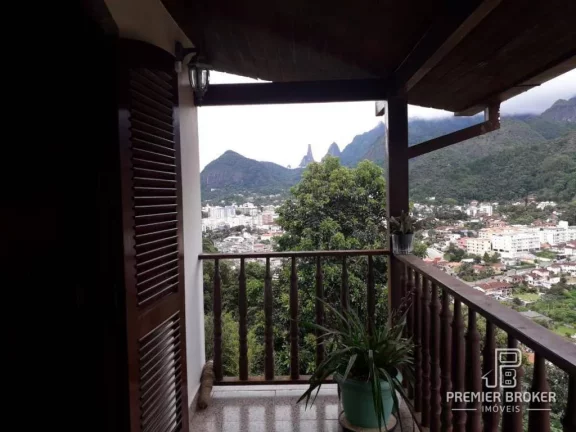 Imagem Casa à venda, 367 m² por R$ 950.000,00 - Fazendinha - Teresópolis/RJ