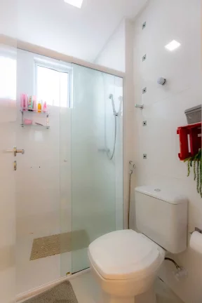 Imagem Apartamento com 2 demi suítes e 1 suíte, 2 vagas de garagem no Centro de Balneário Camboriú